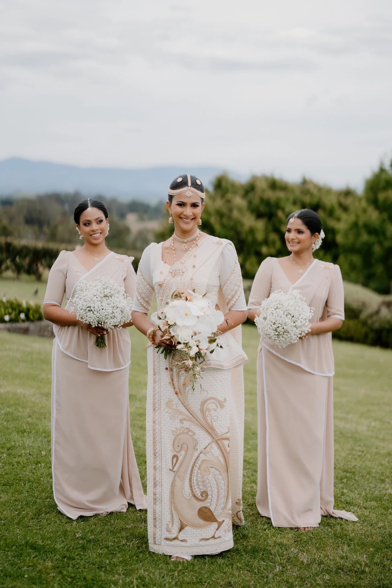 Classic Pintharu bride